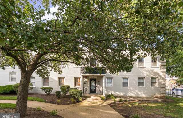 916 BARNABY STREET SE photos photos