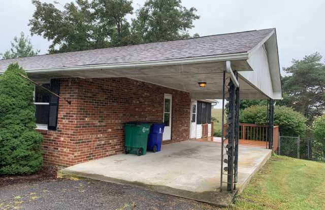 3 Bedroom, 2 Bath House Gallery 4