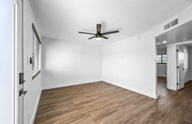 3133 East Fairmount Avenue photos photos