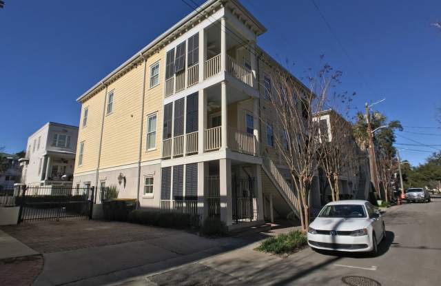 715 Howard St - 715 Howard Street, Savannah, GA 31401