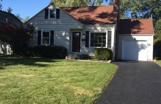 1600 College Hill Dr - 1600 College Hill Drive, Upper Arlington, OH 43221