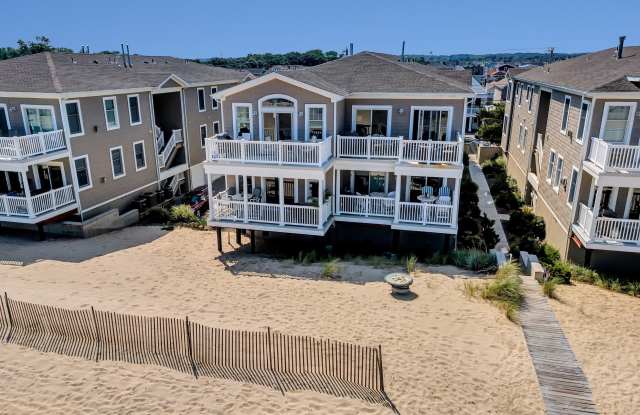 239 Beach Front Gallery 4