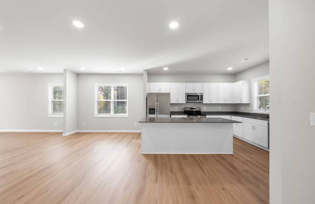2211 Garden Pl - Convenient 4BR 4BA Duplex Gallery 4