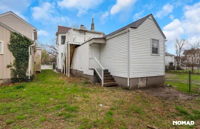Charming 1BR Duplex in Salem Gallery 3