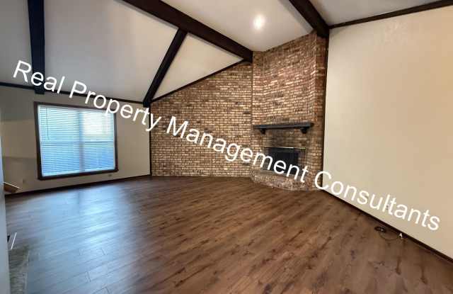 Attractive 3-Bedroom, 2-Bath Duplex Home in Olathe! Gallery 4