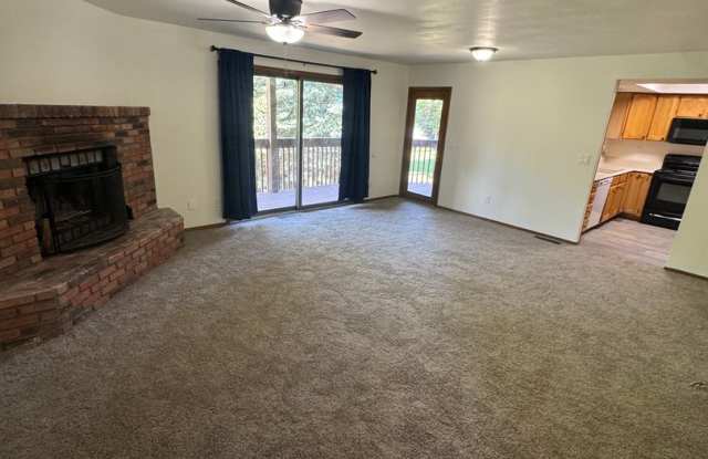 Charming 2BD/2BA Two-Level Condo in Walnut Hills photos photos