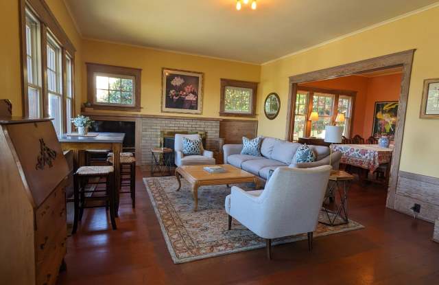 Beautiful Furnished Home, all utilities included! - 1258 I Street, Arcata, CA 95521