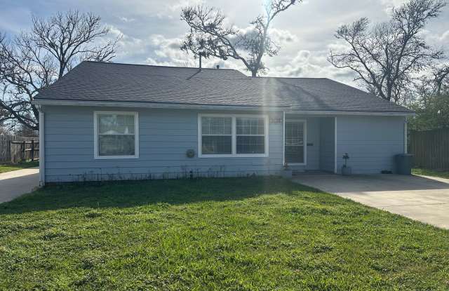 430 Center Way photos photos