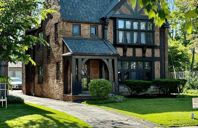 3682 Glencairn Road photos photos