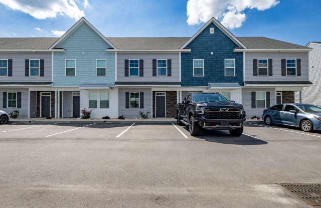 Move In Special! 3 Bedroom Townhome each with en-suite bathroom! - 419 Sunfish LN, Onslow County, NC 28460 Move In Special! 3 Bedroom Townhome each with en-suite bathroom! - 419 Sunfish LN, Onslow County, NC 28460
