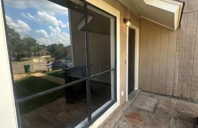 50 Glenwood Court Gallery 2