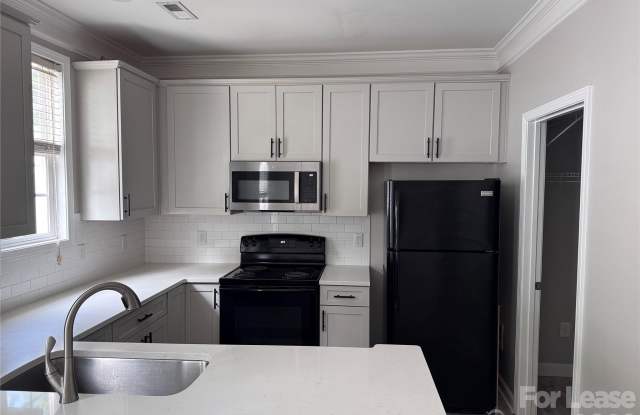 9737 Longstone Lane Gallery 3