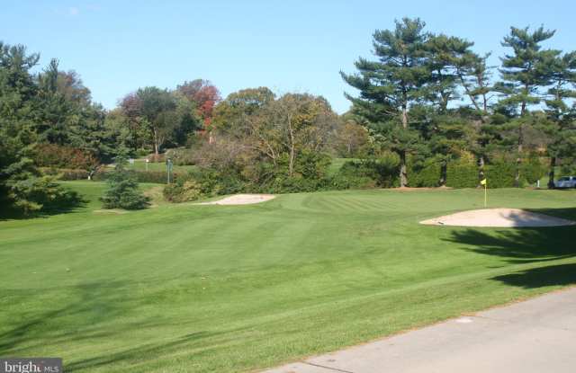 1806 N SHORE COURT Gallery 4