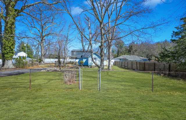 427 Browns Road - 427 Browns Road, Lake Ronkonkoma, NY 11767