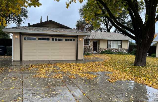 Charming Home With Detached Workshop And Studio! - 7005 Regan Court, Citrus Heights, CA 95621