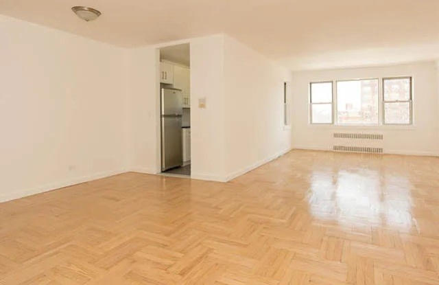 3850 Hudson Manor Ter Apt 5DW Gallery 3