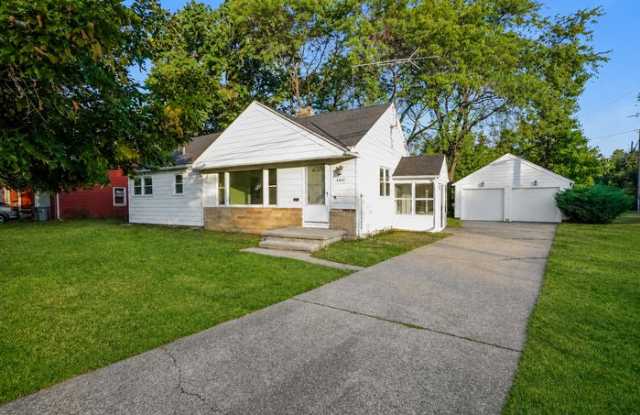 2327 South Jefferson Boulevard photos photos