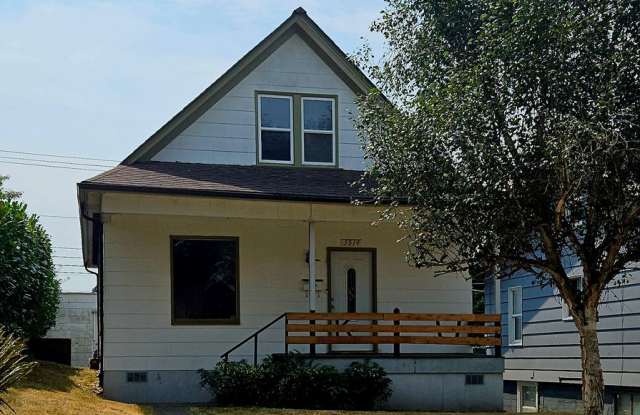 Lovely 2bedroom/1 bonus loft Tacoma house near UPS CURRENTLY OCCUPIED photos photos