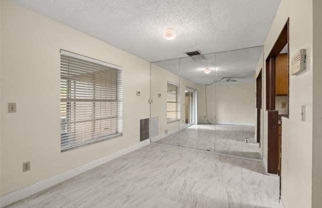 13906 VILLAGE VIEW DRIVE Gallery 4