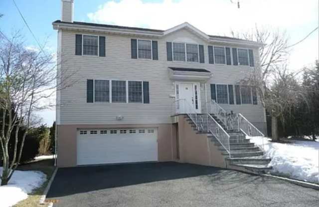 55 Stratford Ave photos photos