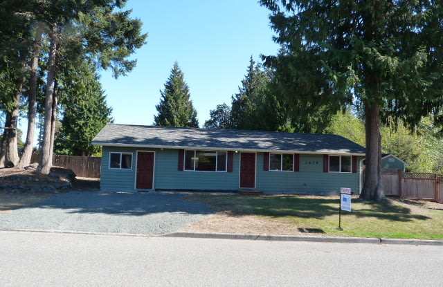 Updated Rambler - 1619 South E Street, Port Angeles, WA 98363