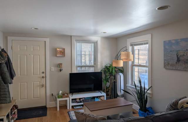 1746 W Beach Ave photos photos