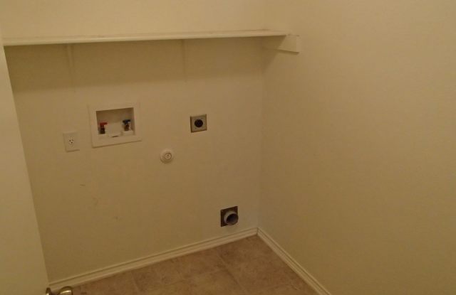 3 Bedroom 2 Bathroom Georgetown Home Gallery 4