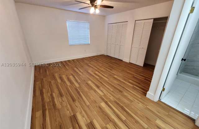 10019 W Okeechobee Rd Gallery 3