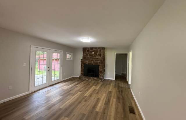 3 Bedroom, 2 Bathroom- House in Coosa! Gallery 4