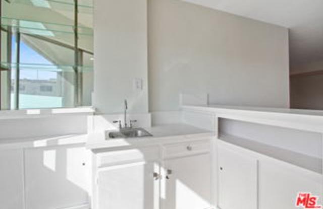 339 North Oakhurst Drive - 339 North Oakhurst Drive, Beverly Hills, CA 90210