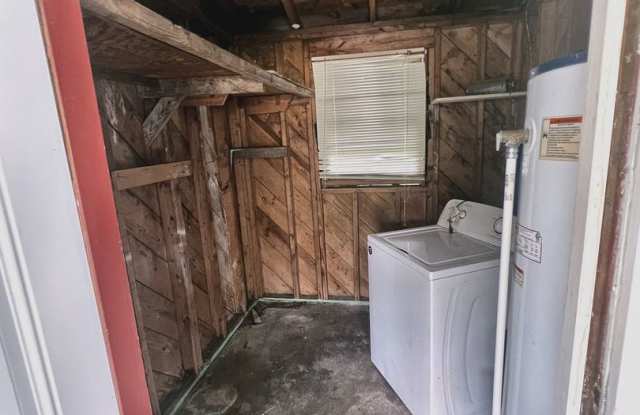 3-Bedroom Home with Carport in Northeast Jackson Gallery 3
