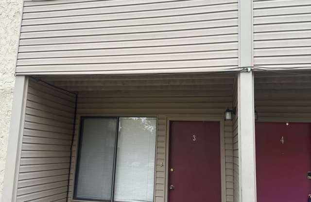 College Station - 2 bedroom / 1.5 bath / 2 story - Condo at Dartmouth and Harvey. Gallery 3