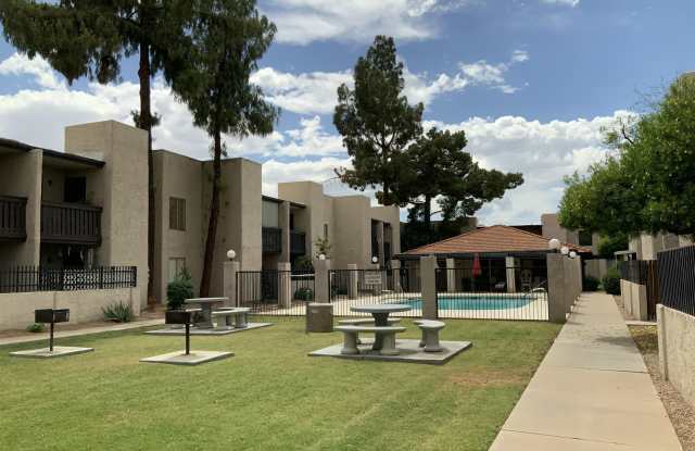 1927 E HAMPTON Avenue unit: 260 photos photos