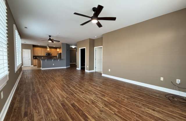 Beautiful 2nd Floor City Center Corner Condo. photos photos