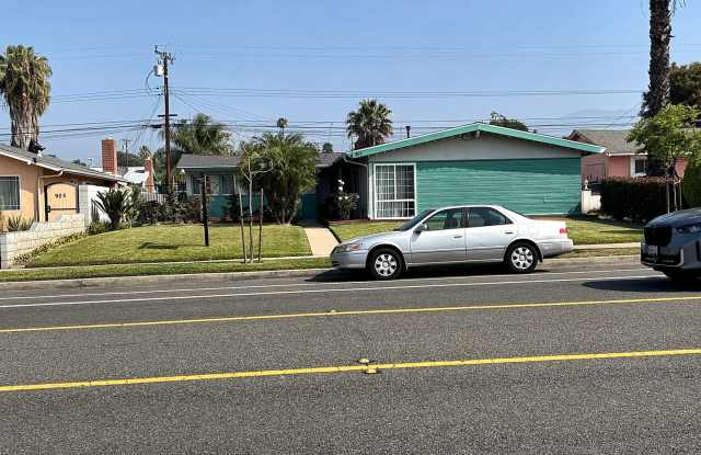 Spacious 3-Bedroom, 2-Bath Home in North Pomona – Beautiful Wood Flooring, Fireplace & More! Gallery 3