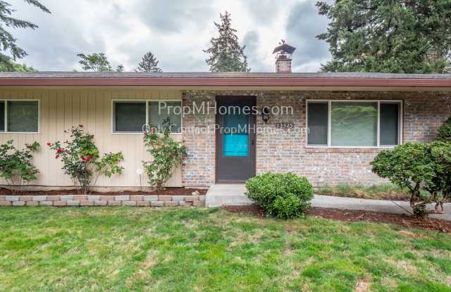 Charming Three Bedroom Ranch In Oak Grove w/ Lawn Care Included! photos photos