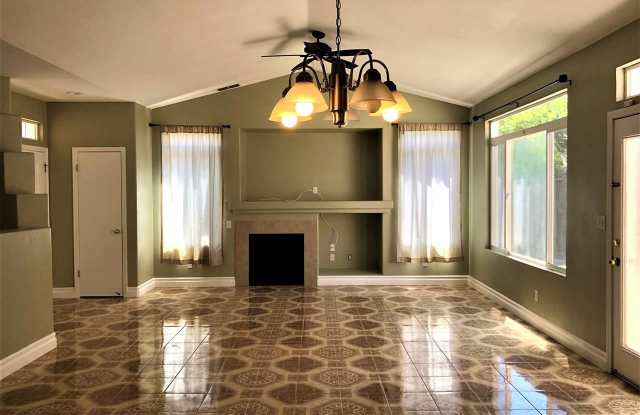 111 Steinbeck Ct Gallery 2