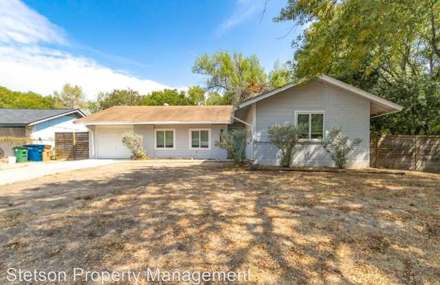 2202 Deadwood Drive Gallery 2