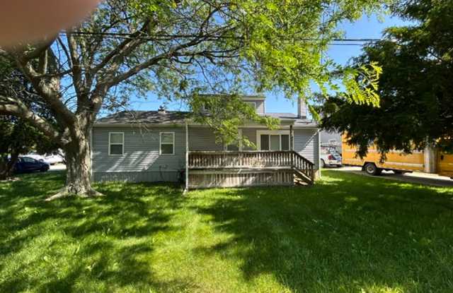 Single Family - 3 Bed - 2 Bath Home in a Private Setting photos photos