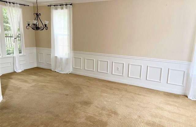 313 Tall Oak Gallery 2