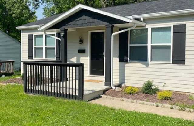 Farmhouse Finishes Near the Heartbeat of the City photos photos