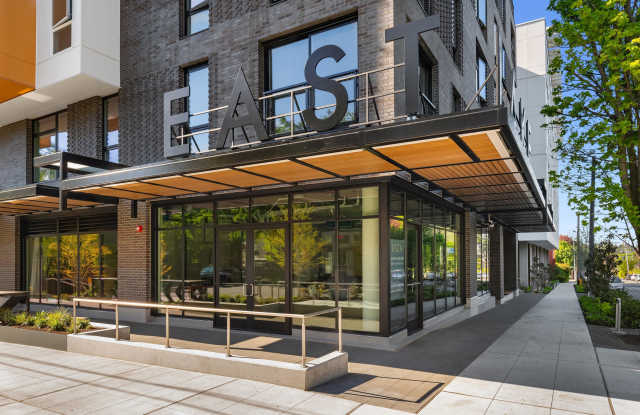 Liza Eastlake photos photos