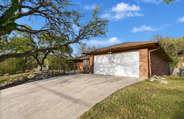 2213 Phyllis Dr Gallery 3