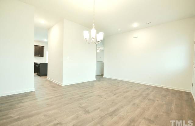 725 River Dell Townes Avenue Gallery 3
