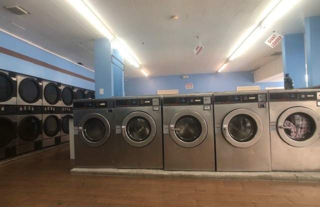 2459 Lane Avenue S   Laundromat Gallery 4