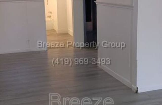 1215 Woodstock Ave - 1215 Woodstock Avenue, Toledo, OH 43607