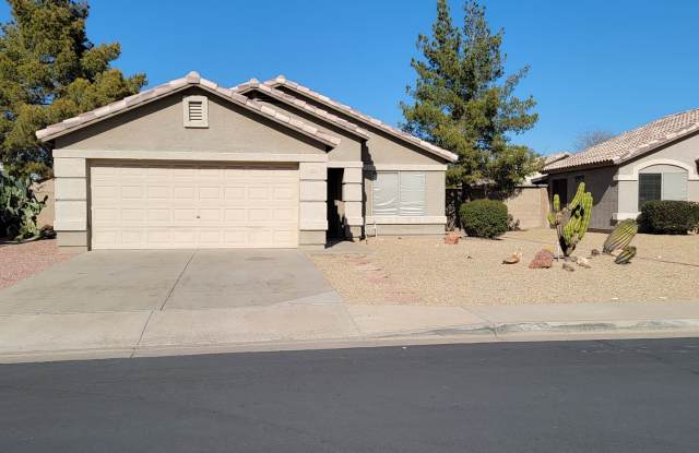 Updated Single Level Home at Olive and 101 - 8552 West Hatcher Road, Peoria, AZ 85345