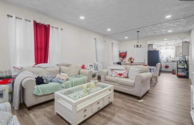 471 Smithfield Avenue - 471 Smithfield Avenue, Pawtucket, RI 02860