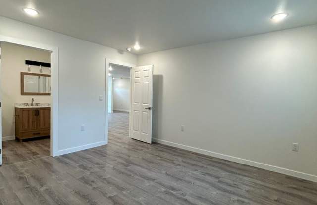 Newly Built, 2 Bedroom 2 Bathroom Apartment Gallery 4