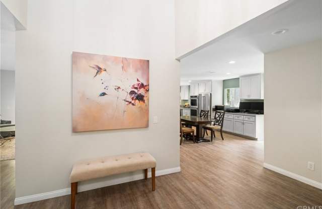 5720 E River Valley Gallery 4